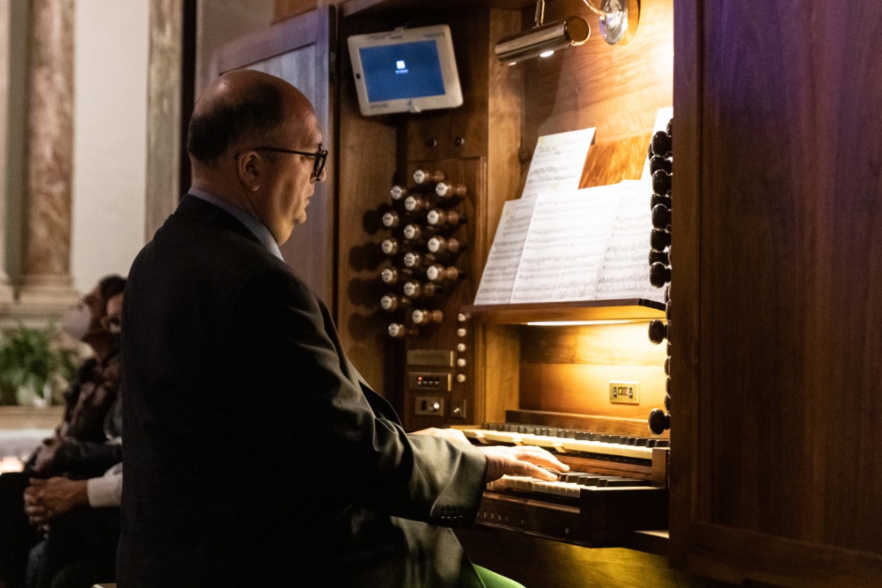 Maestro Solé Organista